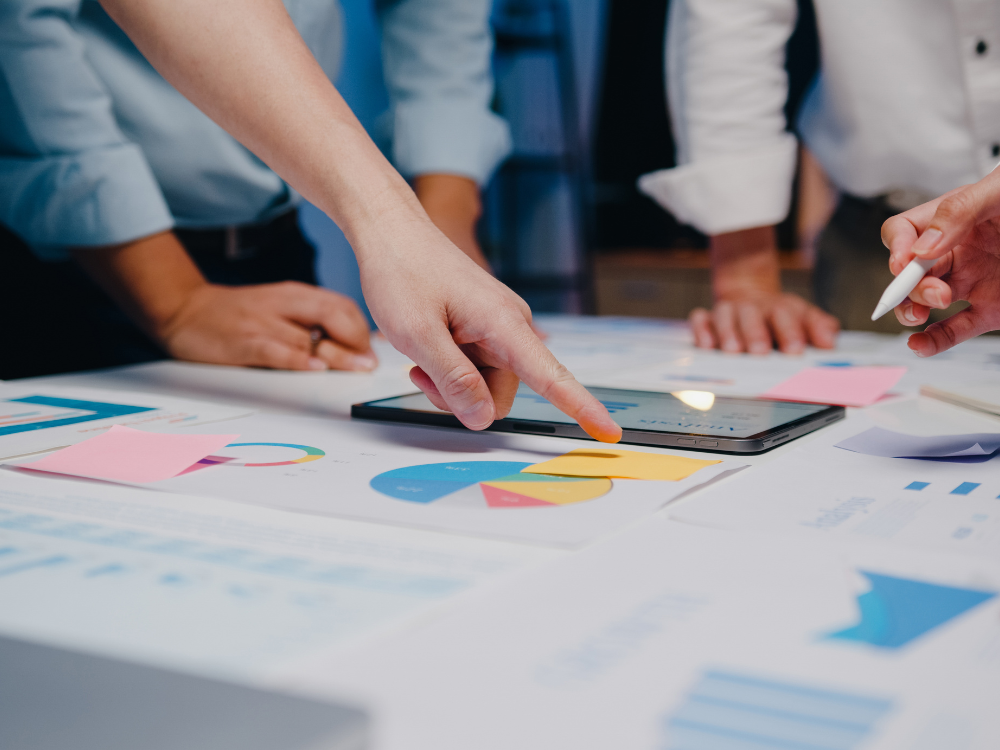 コーポレートサイトの構成において参考になる事例